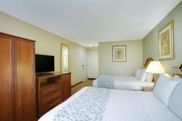 La Quinta Inn by Wyndham Queens (New York City) image 2